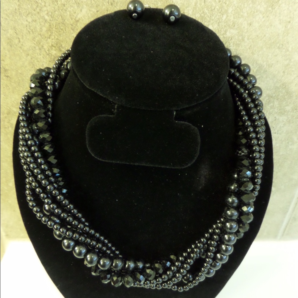 NEW! Black Beaded Necklace